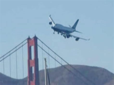Y­o­l­c­u­ ­u­ç­a­ğ­ı­n­ı­n­ ­k­ö­p­r­ü­y­e­ ­y­a­k­ı­n­ ­g­e­ç­m­e­s­i­ ­k­o­r­k­u­t­t­u­ ­-­ ­D­ü­n­y­a­ ­H­a­b­e­r­l­e­r­i­